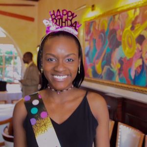 Meet your Posher, Alexis